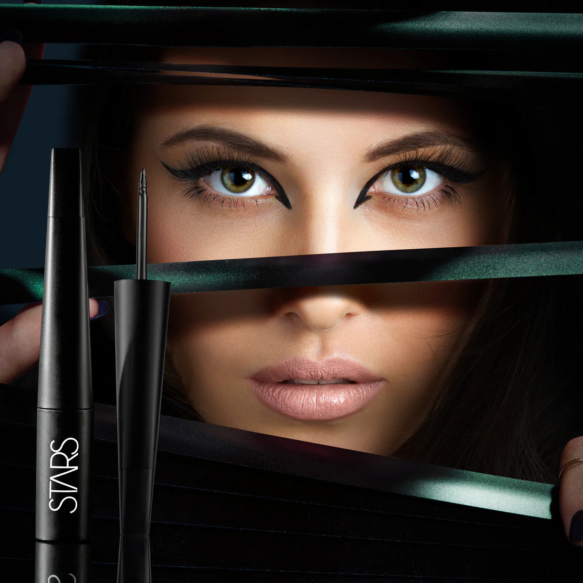 STARS WATERPROOF EYELINER BLACK