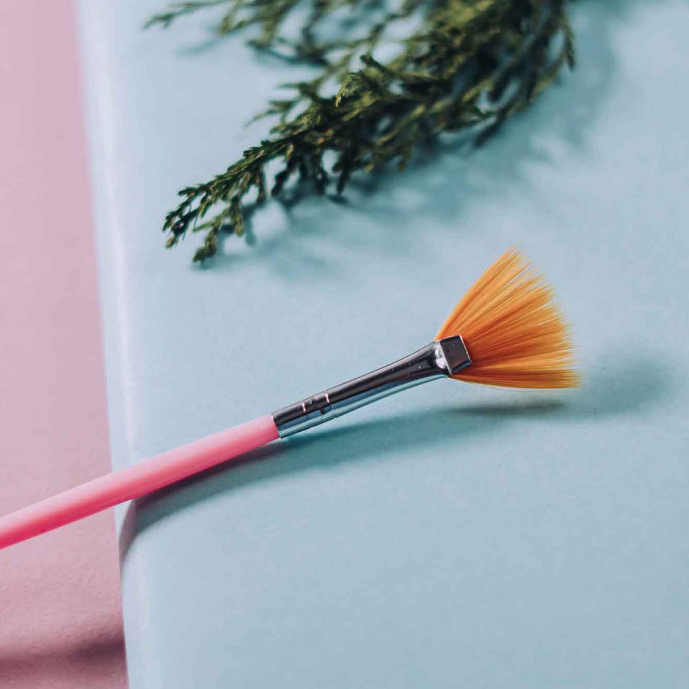 Lick Nails Fan Brush