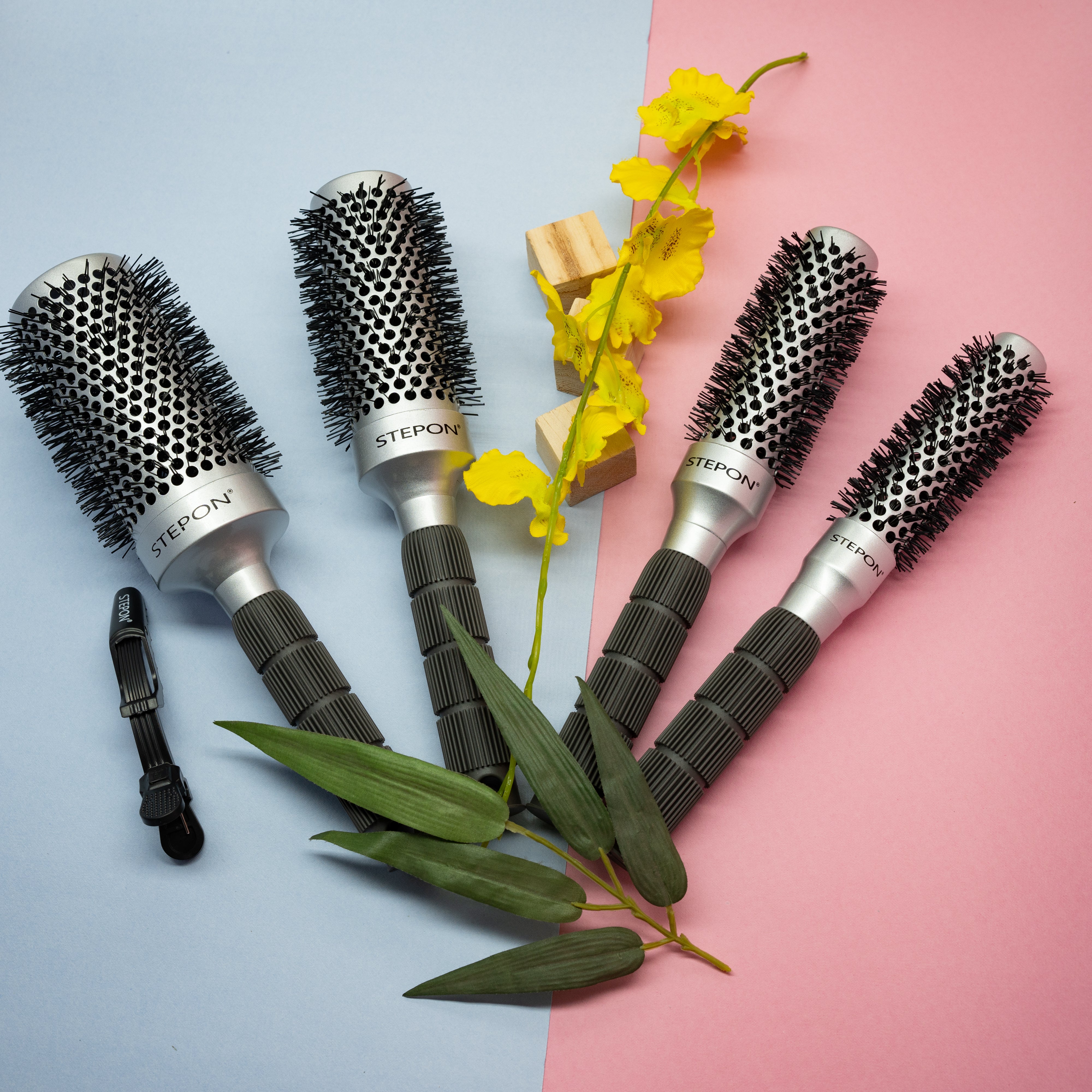 Stepon STEPON Pro Round Brush – ONESTOP-MALL OF SALON PRIVATE LIMITED